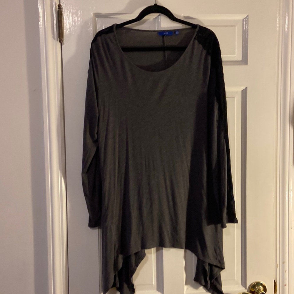 Apt 9 gray with black lace trim tunic top